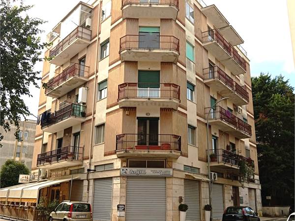 AMPIO QUADRILOCALE CENTRALISSIMO