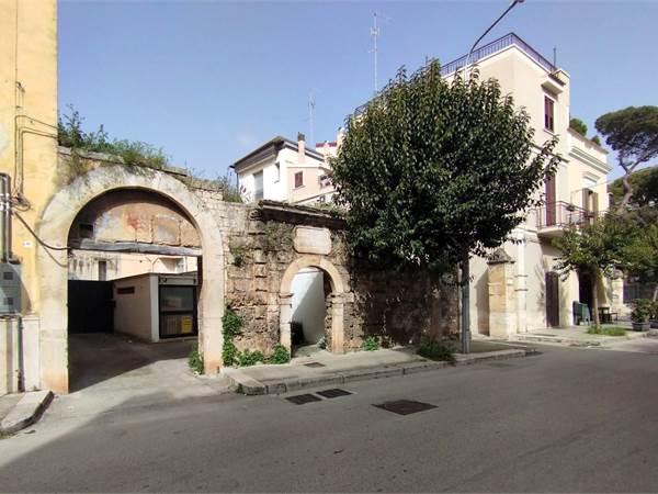 APPARTAMENTO SEMINDIPENDENTE 